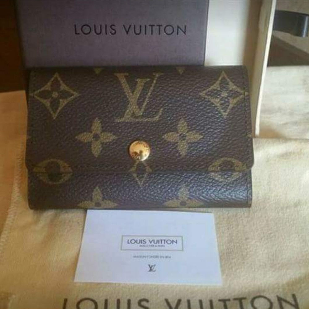 Louis Vuitton 6 key Holder in Monogram Print